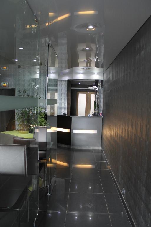 Hotel The Originals Du Grand Monarque Nantes Gare Bagian luar foto